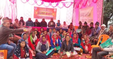 आयुष ग्राम घेस में जड़ी-बूटी उत्पादन को लेकर काश्तकारों के लिए कार्यशाला