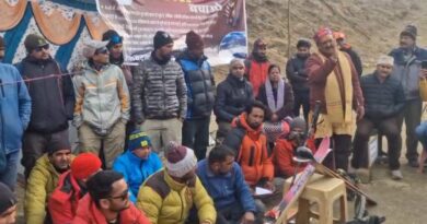 औली बचाओ मुहिम: कड़ाके की ठंड में चौथे दिन भी जारी धरना, सांसदों से वार्ता