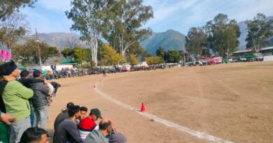 क्रिकेट टूर्नामेंट में बसंतपुर गौचर और नाथ श्रीनगर की टीमें सेमी फाइनल में