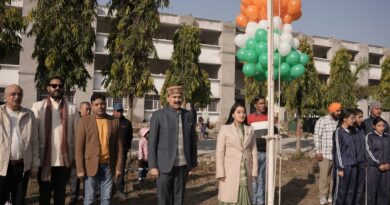 स्पर्श हिमालय विश्वविद्यालय में देशभक्ति से ओत-प्रोत रहा गणतंत्र दिवस समारोह
