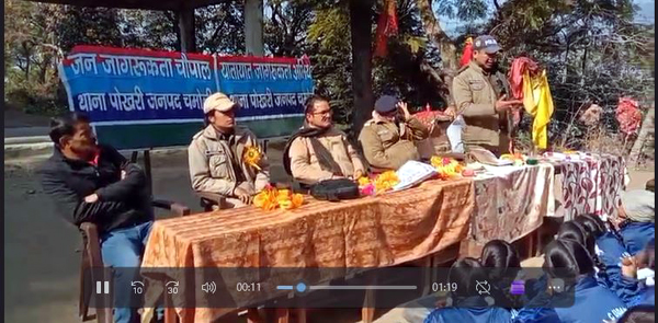 सड़क सुरक्षा माह के तहत पोखरी पुलिस का जागरूकता अभियान
