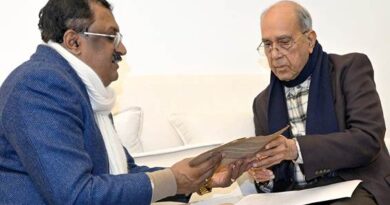 233 साल पुरानी वाल्मीकि रामायण राम कथा संग्रहालय को भेंट की गई