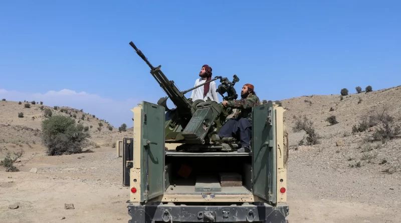 क्यों लड़ रहे हैं पाकिस्तान और अफगानिस्तान ?