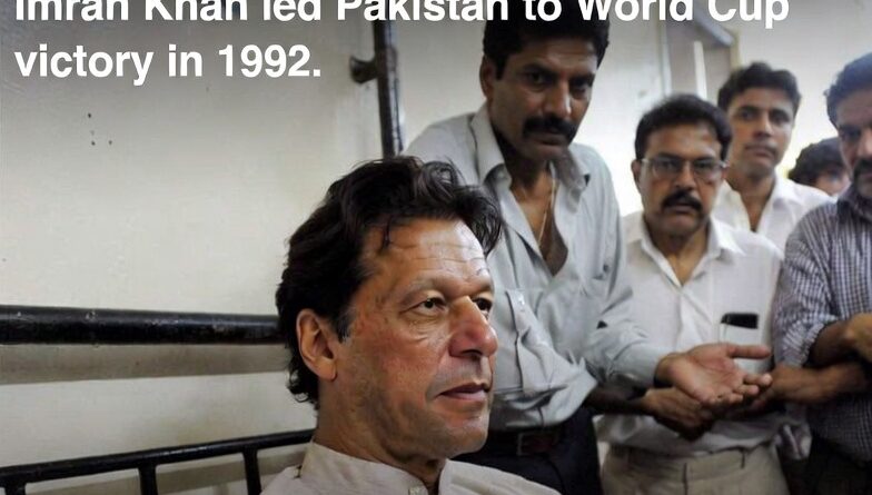 इमरान ख़ान के समर्थन में 14 दिग्गज क्रिकेटर, गावस्कर और कपिल देव भी शामिल