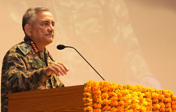 गढ़वाल विश्वविद्यालय में सीडीएस जनरल अनिल चौहान का प्रेरक संबोधन