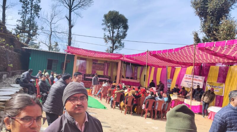 पोखरी के थालाबैड़ में जनता दरबार, 33 शिकायतें दर्ज; अधिकांश का मौके पर निस्तारण