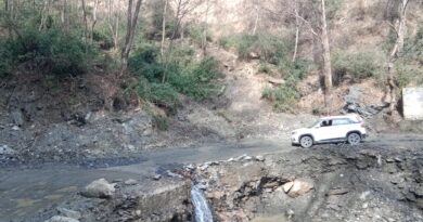 पोखरी–हापला–गोपेश्वर मोटर मार्ग पर अधूरा निर्माण कार्य बना जानलेवा, ग्रामीणों में आक्रोश