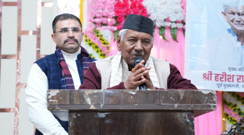 राज्य-गीत की उपेक्षा से मैं व्यक्तिगत रूप से बहुत आहत हूँ” — नरेंद्र सिंह नेगी