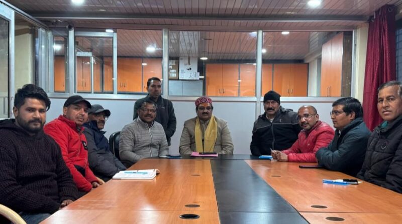 बीकेटीसी मुख्यालय ज्योतिर्मठ में कर्मचारियों की प्रोन्नति व वेतन विसंगतियों पर बैठक