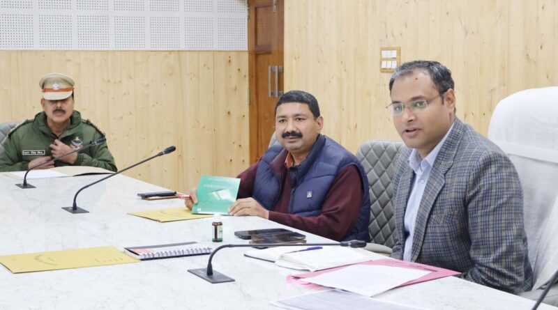 डीएम ने की वसंतोत्सव गोपेश्वर- चमोली की तैयारियों की समीक्षा