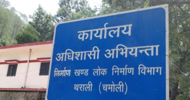 मजबूरी में सुपरवाइजर के तौर पर काम कर रहे हैं  पिंडर घाटी के रजिस्टर्ड ठेकेदार