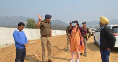 कुंभ मेला की तैयारियों को लेकर मेलाधिकारी ने कुंभ नगरी के विभिन्न क्षेत्रों का किया निरीक्षण