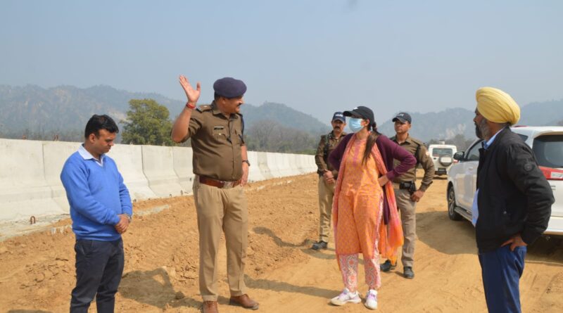 कुंभ मेला की तैयारियों को लेकर मेलाधिकारी ने कुंभ नगरी के विभिन्न क्षेत्रों का किया निरीक्षण