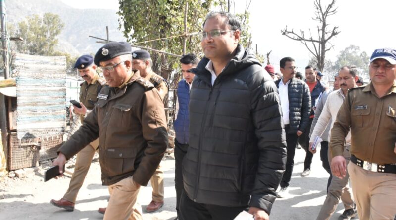 चारधाम यात्रा 2026: डीएम व एसपी ने बस में सवार होकर किया बदरीनाथ हाईवे का स्थलीय निरीक्षण