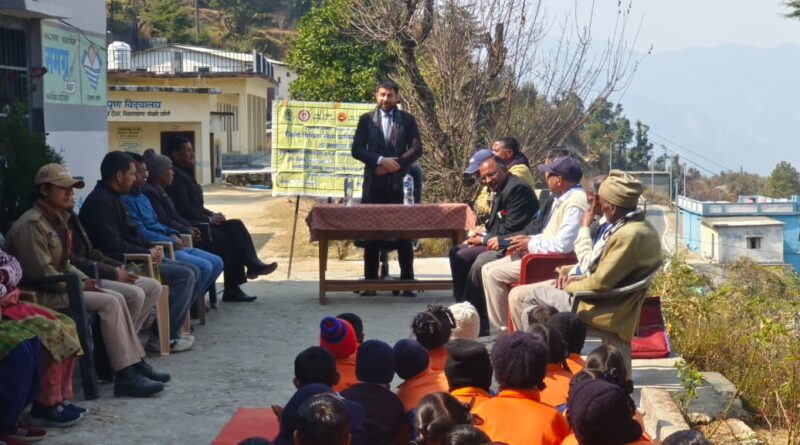 प्राथमिक विद्यालय देवर में विधिक जागरूकता शिविर, बच्चों को कानूनों की दी गई जानकारी