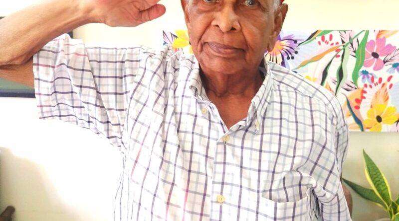 आज़ाद हिंद फ़ौज की बालक सेना के बच्चों को किसने प्रेरित किया