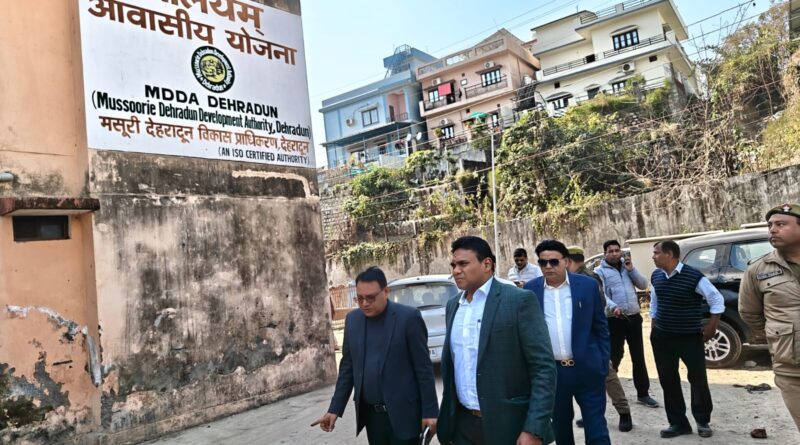 सचिव ने देहरादून केआमवाला तरला आवासीय योजना का किया निरीक्षण, गुणवत्ता और समयसीमा पर जोर