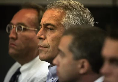 At Dinners, Over Jokes With Comedians, Epstein Honed His Networking At Dinners, Over Jokes With Comedians, Epstein Honed His Networking