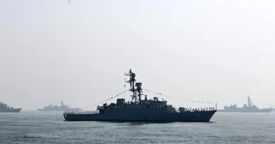 समाचार विश्लेषण: क्यों ईरानी युद्धपोत का डूबना भारत के लिए एक राजनीतिक समस्या है !