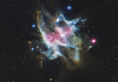 आकाशगंगा जीएन-जेड11 की पेचीदा कहानी: गायब होते और फिर दिखते धूल के बादल