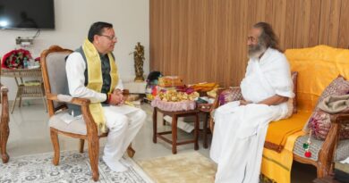 मुख्यमंत्री ने रविशंकर से की शिष्टाचार भेंट