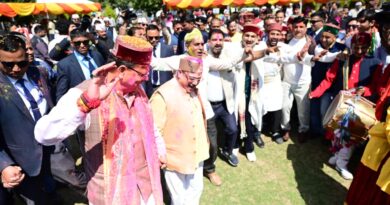 मुख्यमंत्री आवास में पारंपरिक उल्लास के साथआयोजित हुआ होली मिलन समारोह