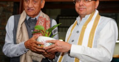 विजय बहुगुणा ने की मुख्यमंत्री  धामी से शिष्टाचार भेंट