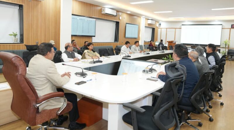 मुख्य सचिव ने उत्तराखंड के सभी जिलों में एलपीजी गैस उपलब्धता की जानकारी ली