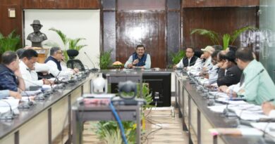 मुख्यमंत्री घोषणाओं की समीक्षा, योजनाएं समय पर पूरी करने के निर्देश