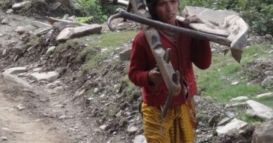 राजनीतिक खोखलापन और पहाड़ी विकास का प्रश्न