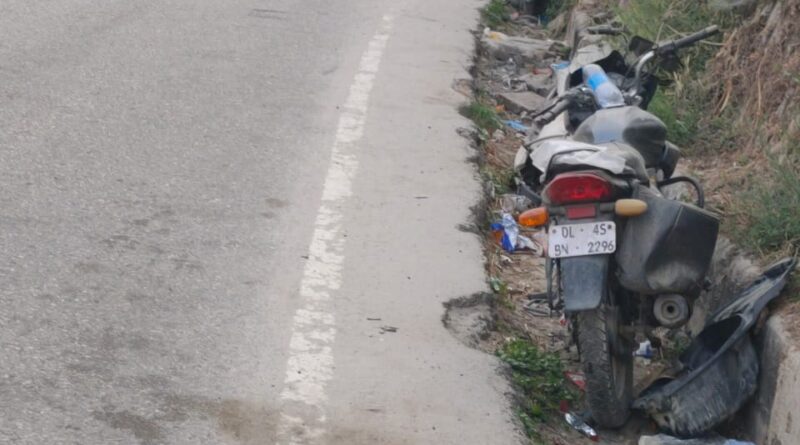 नालियों का निर्माण अधूरा, बरसात से पहले गौचर के दुकानदारों की बढ़ी चिंता