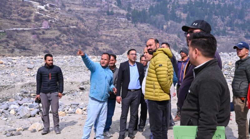 गंगोत्री धाम में डीएम ने लिया यात्रा व्यवस्थाओं का जायजा