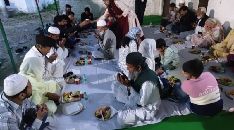 भाईचारा बढ़ाने के लिए रोज़ा इफ्तार का आयोजन
