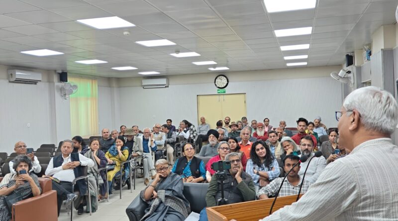 दून पुस्तकालय में एम.एन. रॉय स्मृति व्याख्यान का आयोजन