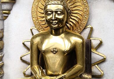 महावीर जयंती पर विशेष :   युद्ध के साए में महावीर स्वामी शांति की किरण