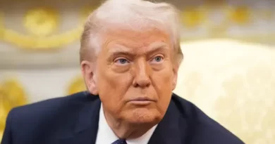 डोनाल्ड ट्रम्प अपने ही खयालों की दुनियाँ के केंद्र बिंदु