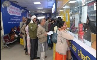 जन औषधि में सस्ती दवाएँ कम पैसे होने के बावजूद गुणवत्‍तापूर्ण स्‍वास्‍थ्‍य सेवा सुनिश्चित करती हैं