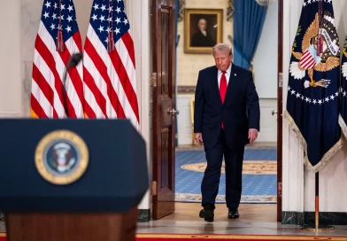 On Iran, Trump Keeps World Off Balance With Ever-Changing Threats