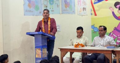 सचिव ने ऋषिकेश के संस्कृत विद्यालयों का किया निरीक्षण, योजनाओं की दी जानकारी