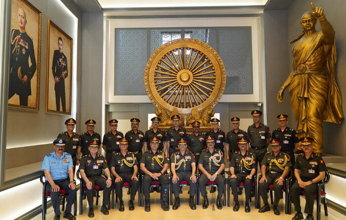 थल सेना की पश्चिमी, पूर्वी, दक्षिणी कमानों के नए कमांडरों ने संभाली कमान, धीरज सेठ नए सेना उप प्रमुख