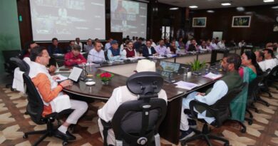 बैठक में अफसरों से बोले सीएम, विधायकों द्वारा उठायी समस्याओं  को दें प्राथमिकता