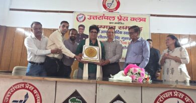 उत्तराखंड साहित्य गौरव सम्मान से सम्मानित शीशपाल गुसाईं का प्रेस क्लब में अभिनंदन