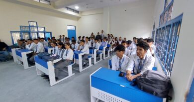 पॉलीटेक्निक गौचर में सड़क सुरक्षा जागरूकता कार्यक्रम, छात्रों को बताए यातायात नियम