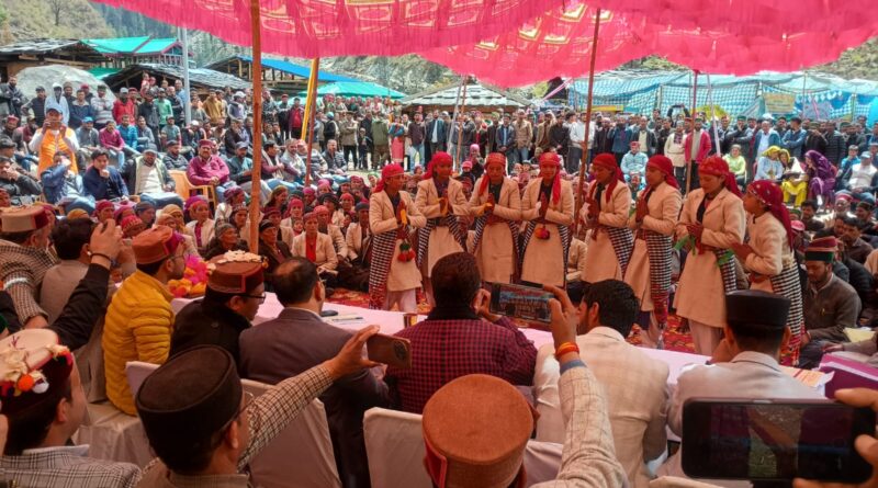 उत्तरकाशी जिले की दूरस्थ ग्राम पंचायत गंगाड़ तक प्रशासन की दस्तक