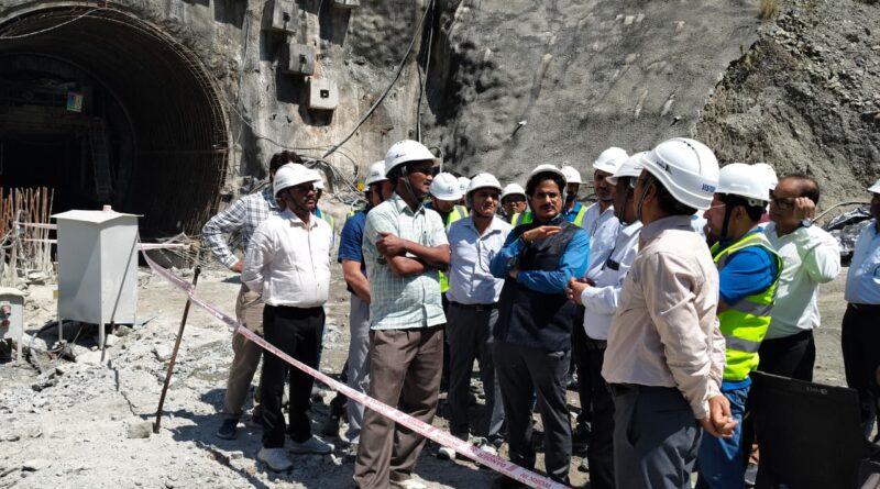 लखवाड़ बहुद्देशीय परियोजना के कार्यों का जलशक्ति मंत्रालय के सचिव द्वारा निरीक्षण