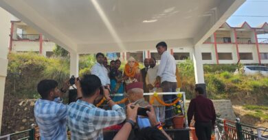 तलवाड़ी महाविद्यालय में स्वतंत्रता सेनानी आलम सिंह फर्स्वाण की आदमकद मूर्ति का अनावरण