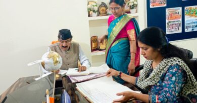 औचक निरीक्षण में सीईओ ने बालिका शिक्षा, नवाचार और पठन संस्कृति पर दिया जोर