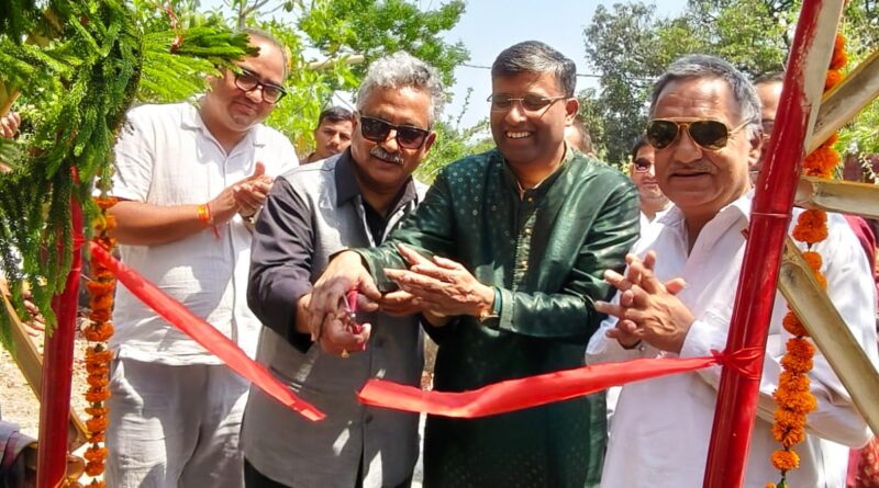 थानों, देहरादून  में ‘सुंदर मधु वाटिका’ का लोकार्पण, मधुमक्खी पालन पर प्रशिक्षण आयोजित