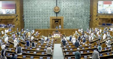 लोकसभा में  महिला आरक्षण  संविधान संशोधन विधेयक गिरा