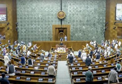 लोकसभा में  महिला आरक्षण  संविधान संशोधन विधेयक गिरा